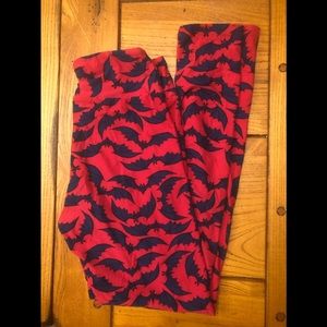 Lularoe bat leggings OS